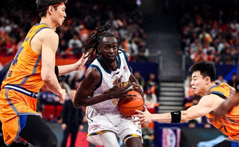 开云网址-CBA彻底乱套了？辽篮苦主连裁两名外援：直接摆烂全华班出战？